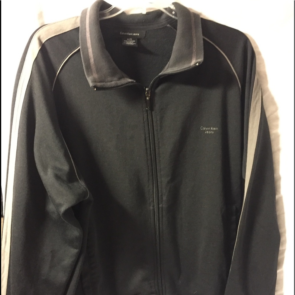 Calvin Klein Women’s zippered sweatshirt Size XL